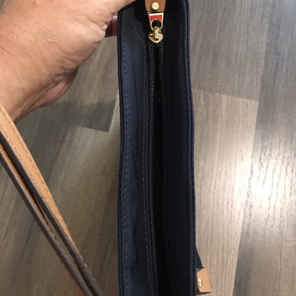 Micheal Kors Kelsey Large Crossbody NWOT - Picture 5 of 7